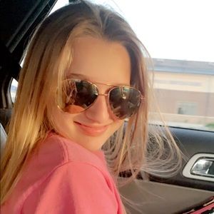 Meet your Posher, Clare